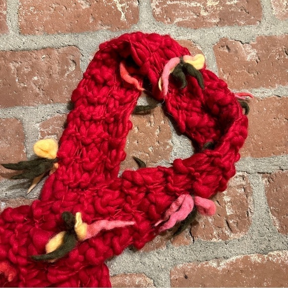Handmade hand knit red extra long cozy scarf - Picture 2 of 16